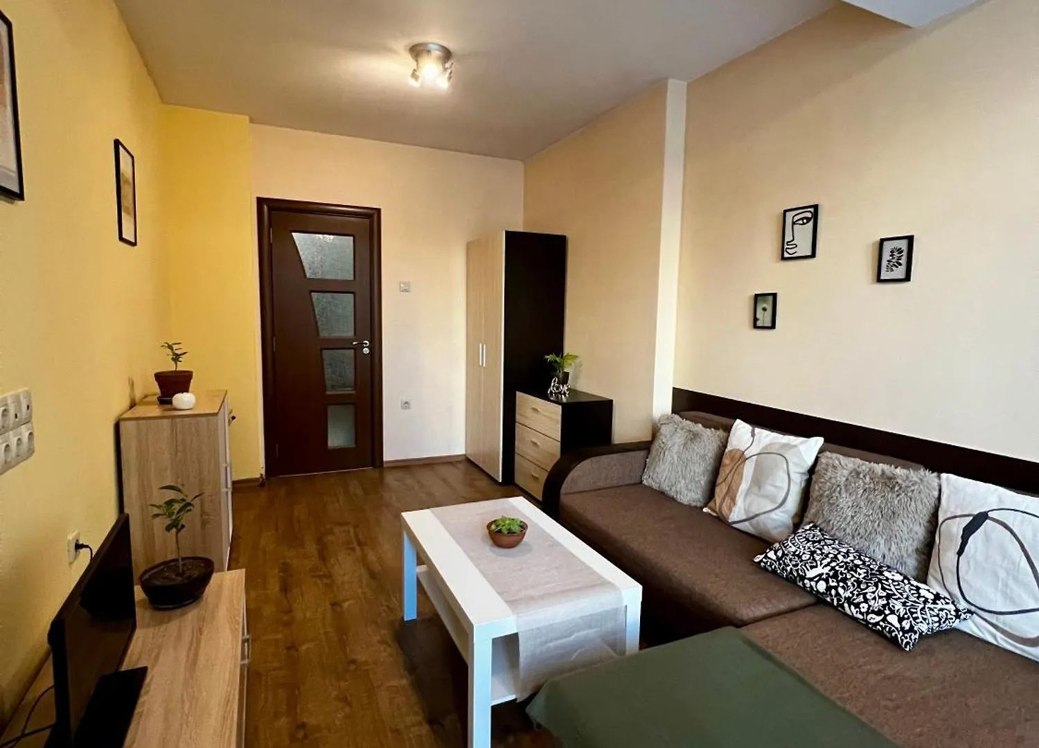 Cute And Cozy Flat location